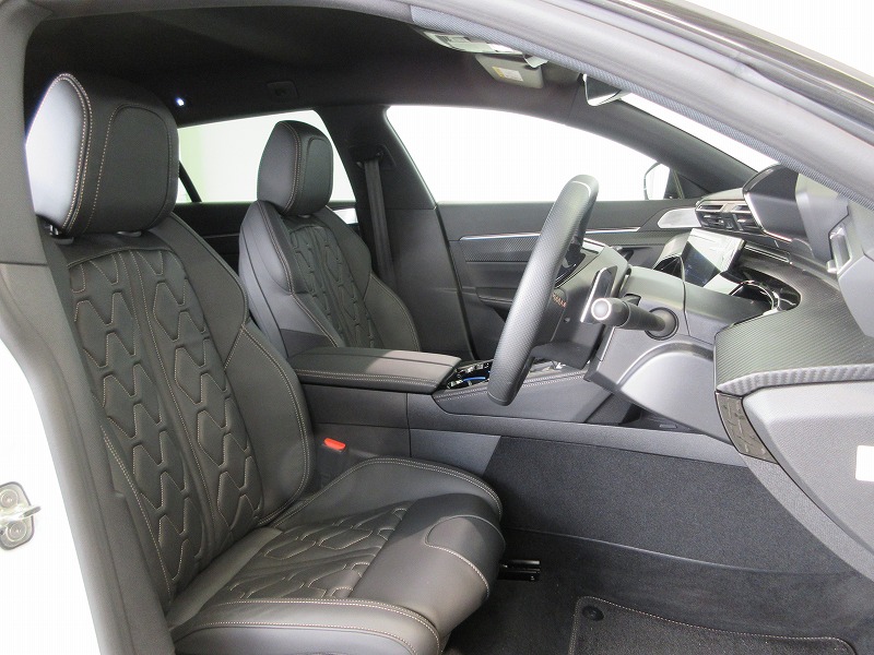 認定中古車 508SW GT BLUEHDI Premium Leather Edition 入荷しました。