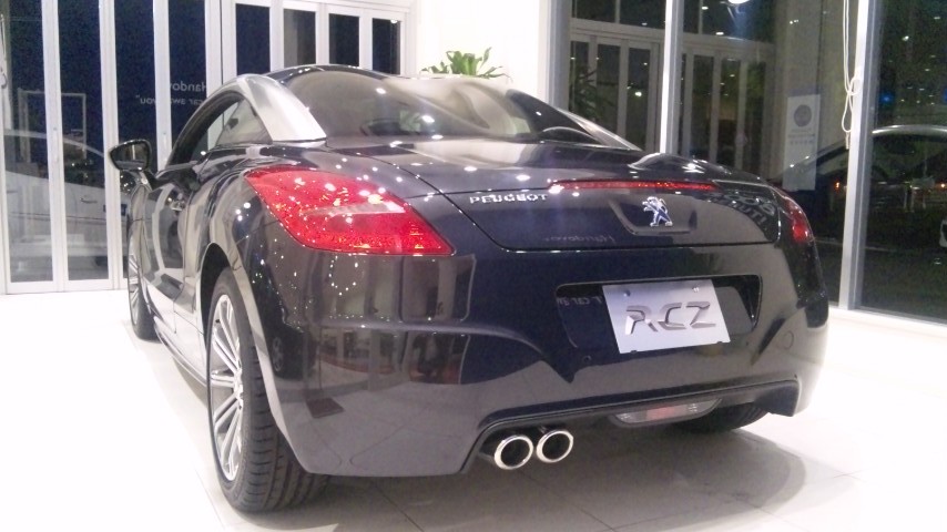 RCZ「ハリア・グレー」を展示中です。