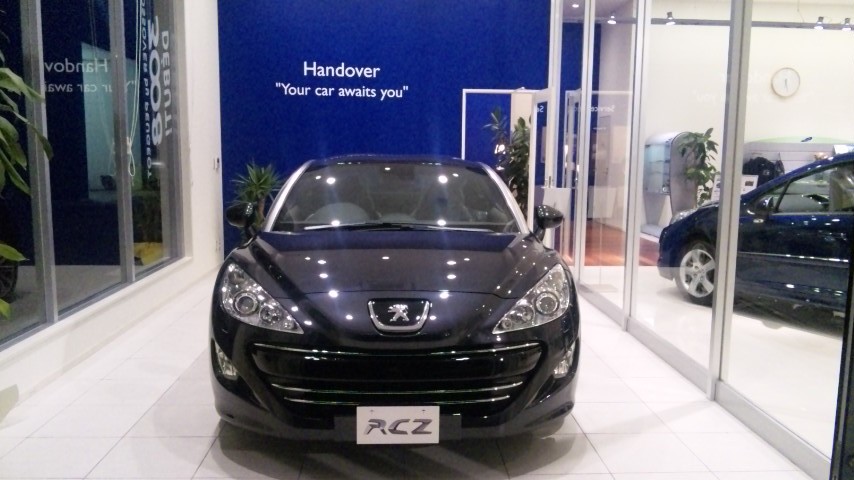 RCZ「ハリア・グレー」を展示中です。