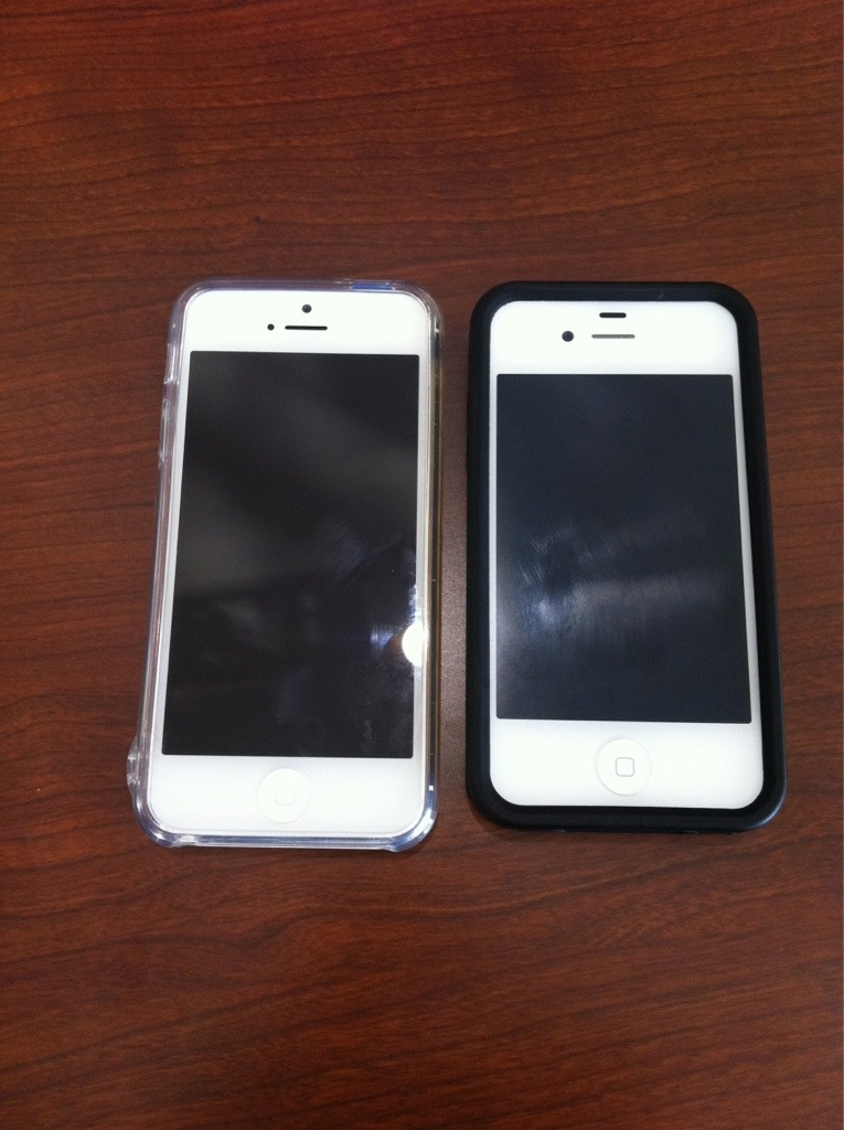 ◇iPhone5とプジョー208◇