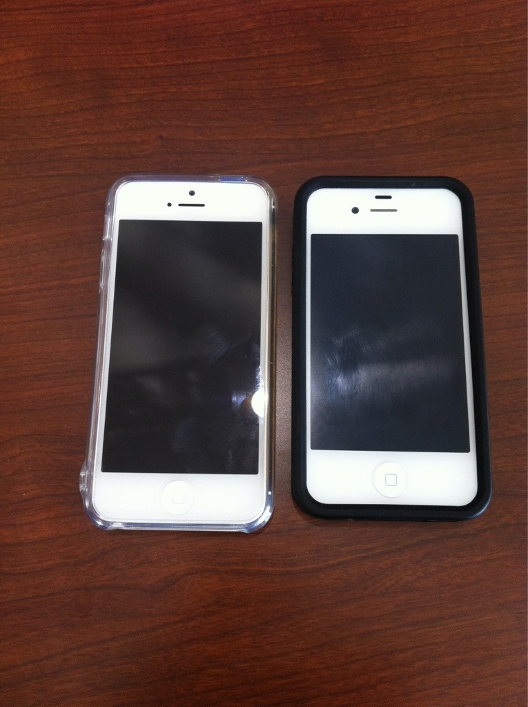 ◇iPhone5とプジョー208◇