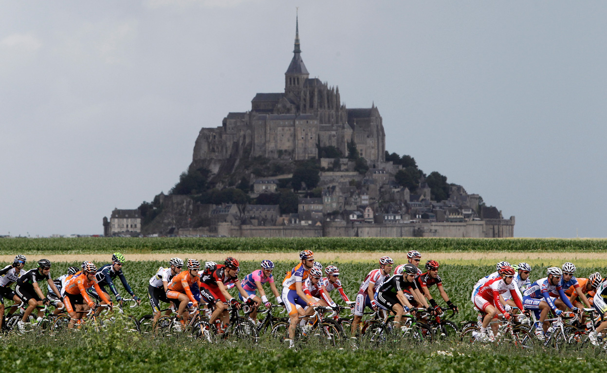 TOUR DE FRANCE