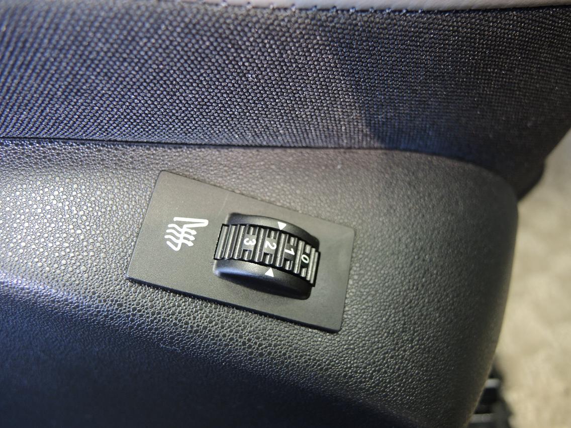 認定中古車２０８XY入荷