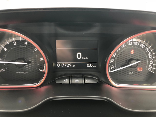 認定中古車入荷情報
