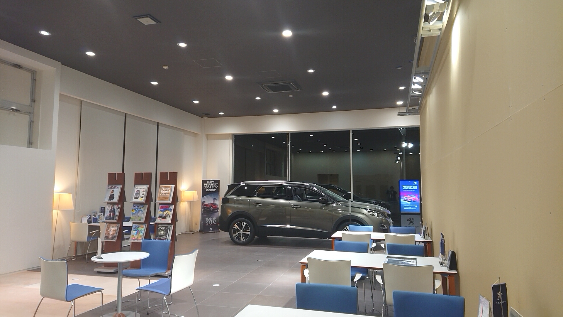 リニューアル工事期間中も通常通り営業しております。