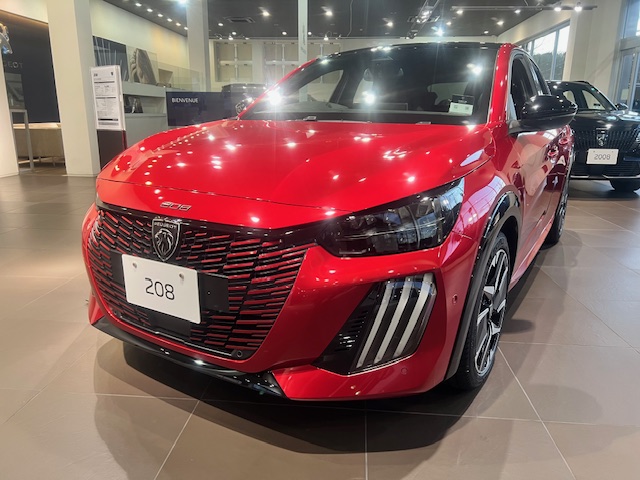 208GT HYBRID　ELIXIR RED展示中！